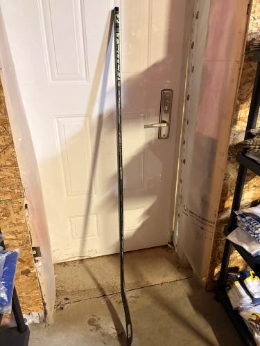 Junior Bauer Twitch Left Hand Hockey Stick P28 55 Flex (New)