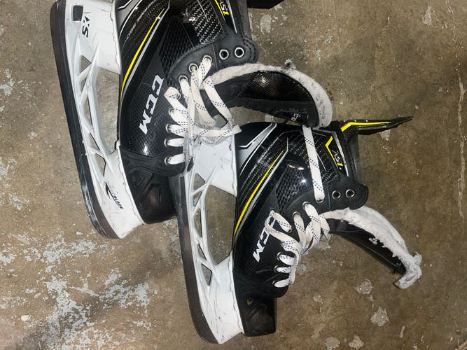 2018 CCM Super Tacks AS1 Hockey Skates Pro Stock 8.5 (Used)
