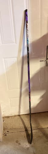 Junior Bauer Graffiti Pulse Left Hand Hockey Stick P28 55 Flex (New)