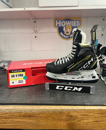 CCM AS-V Pro Hockey Skates Regular Width 10 (New)