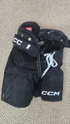 Junior Small CCM Tacks Vector Premier Hockey Pants (Used)