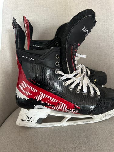 2021 CCM JetSpeed FT4 Pro Hockey Skates Regular Width 8 (Used)