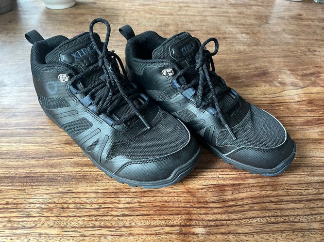 Men's Size M 8.0 (W 9.0) Hiking Boots (Used)