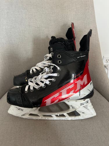 2021 CCM JetSpeed FT4 Pro Hockey Skates Regular Width 8 (Used)