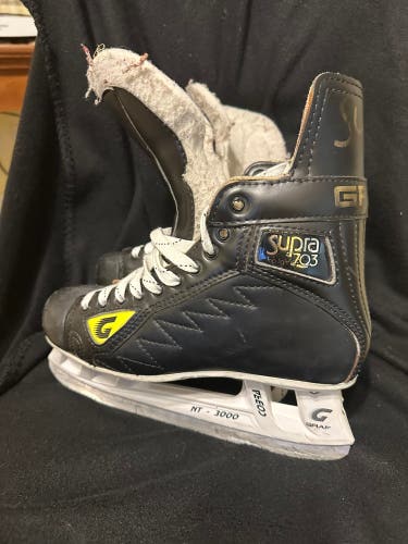 Graf Supra 703 Hockey Skates Regular Width 7.5 (Used)