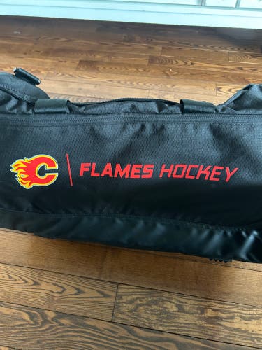 Adidas Bag team issued Calgary flames Duffle