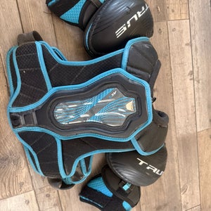 Large Junior True Shoulder Pads (Used)