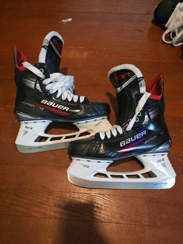 Bauer Vapor X4 Hockey Skates Size 6.5 (Used)