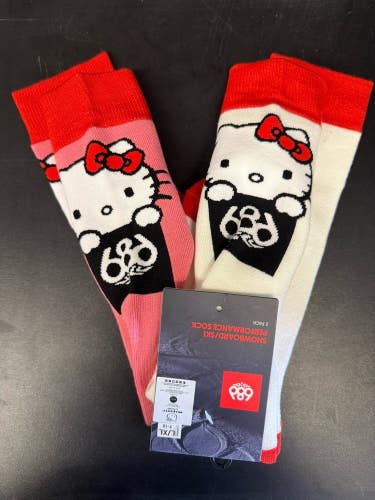 686 X Hello Kitty Womens Snowboard Socks 2-Pack (S/M) Hello Kitty Red White Pink