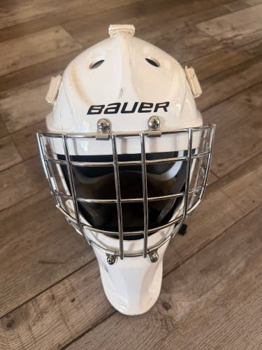 Senior Small 2023 Bauer 930 Goalie Mask (Used)