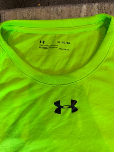Green XL Men's Under Armour Shirt (New)