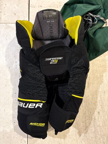 Medium Bauer Supreme 2S Pro Girdle (Used)