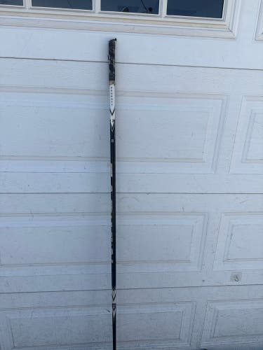 Senior Easton S19 Right Handed Hockey Stick P28 95 Flex Pro Stock (Used)