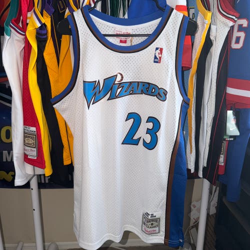 White Large Men's Mitchell & Ness Jersey (New) Michael Jordan Wizards #23