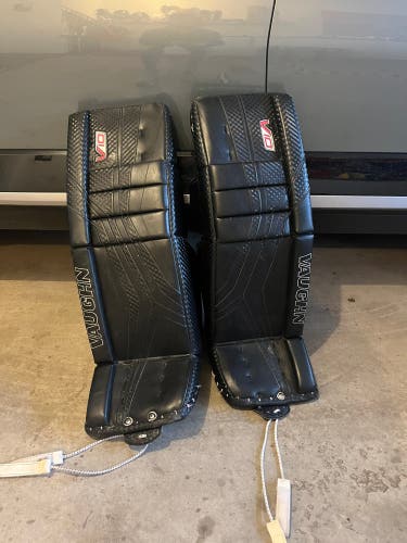 31" Vaughn V10 Pro Carbon Goalie Leg Pads (Used)