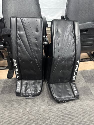 33" True L20.2 Goalie Leg Pads (New)