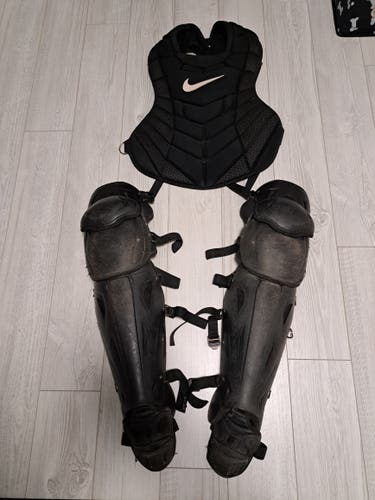 Black Nike Diamond Elite Catcher's Set (Used)