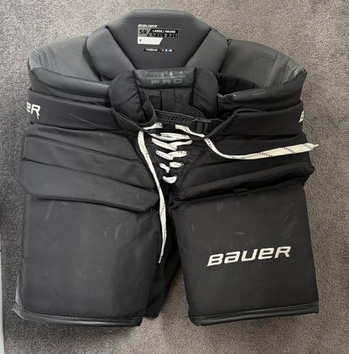 Senior Large 2023 Bauer Pro Hockey Goalie Pants (Used)