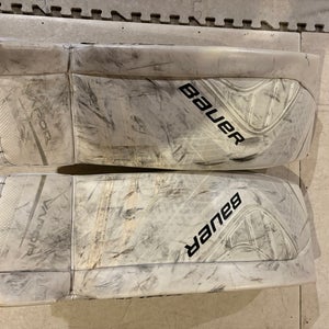 Medium 2017 Bauer Vapor X900 (2017 Model) Goalie Leg Pads (Used)