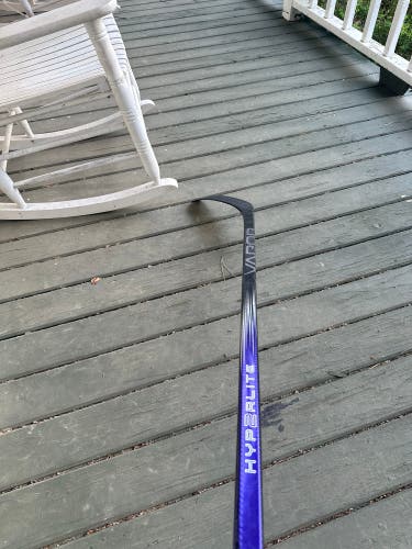 Senior Bauer Vapor Hyperlite 2 Right Handed Hockey Stick 65 Flex (Used)