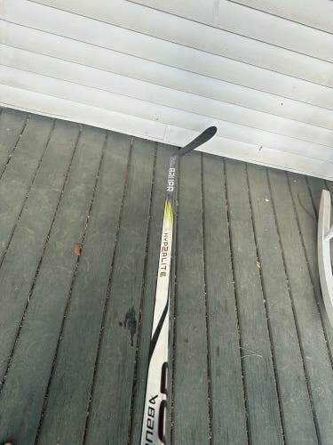 Intermediate Bauer Vapor Hyperlite 2 Right Handed Hockey Stick P28 55 Flex (Used)
