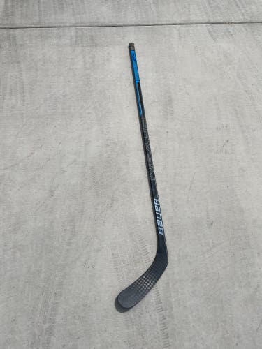 NAHL issued Bauer Nexus 2N RH P92 87