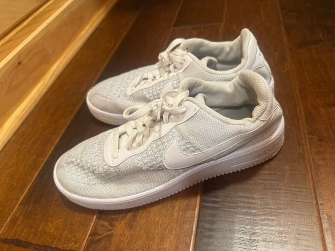 White Unisex Size M 11.5 (W 12.5) Adult Nike Air Force 1 Low Shoes (Used)