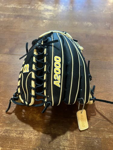 Wilson A2000 RH Outfield Baseball Glove 11.75" (New)