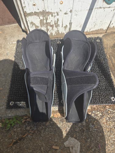 Senior Bauer 14" Shin Pads (Used)