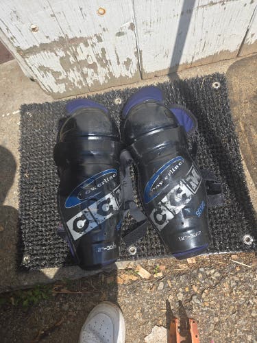 Junior CCM 19K Pro 13" Shin Pads