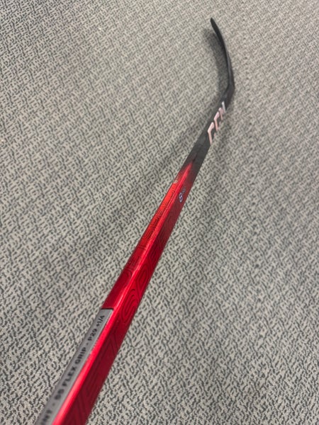 Intermediate Red CCM JetSpeed FT8 Pro Right Handed Hockey Stick P29+1/4 55 Flex (New)