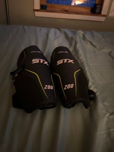 Medium Youth STX Stallion 200 Arm Pads (New)
