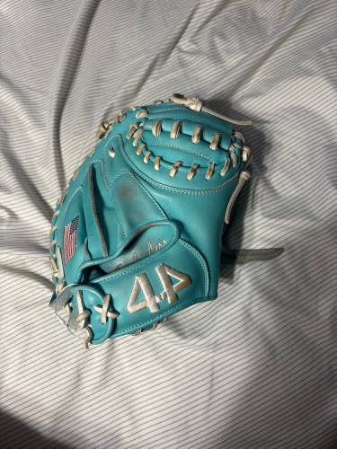 44 Pro Signature Series RH Catcher's Baseball Glove 34" (Used)