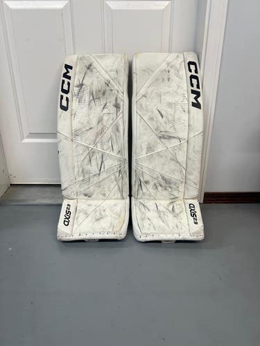 32" 2022 CCM Axis 2.9 Goalie Leg Pads (Used)