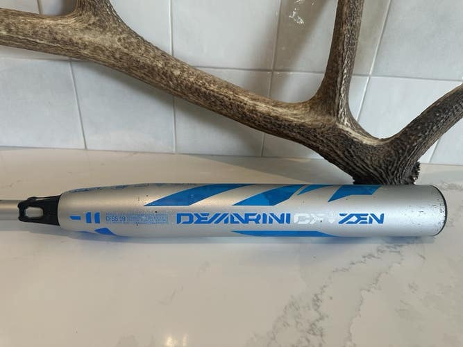Demarini CF Zen 30/19 (-11) Fastpitch Softball Bat