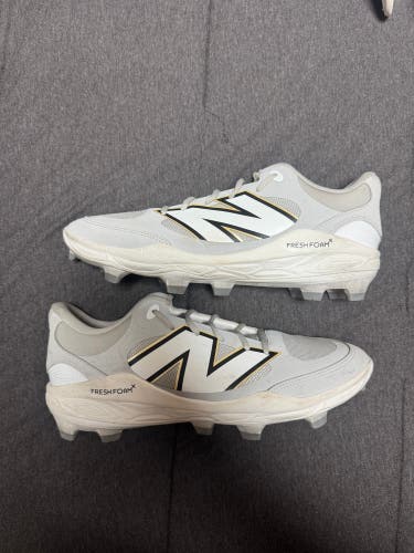 New Balance Molded Baseball Cleats
