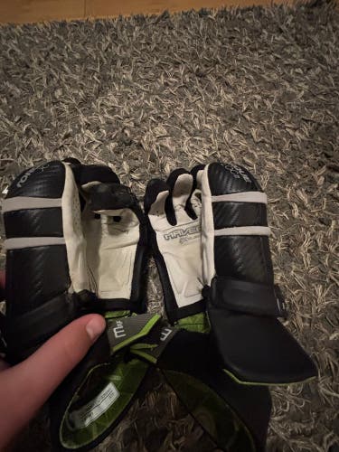 Maverik Max Lacrosse Gloves (Used)