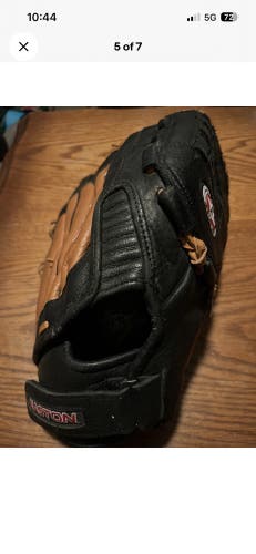 Easton RH ML 1350 13 1/2 Black Outfield Baseball Glove 13.5" (Used)