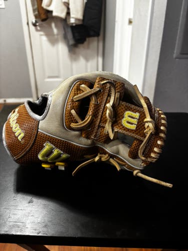 Wilson A2000 RH Infield Baseball Glove 11.5" (New)