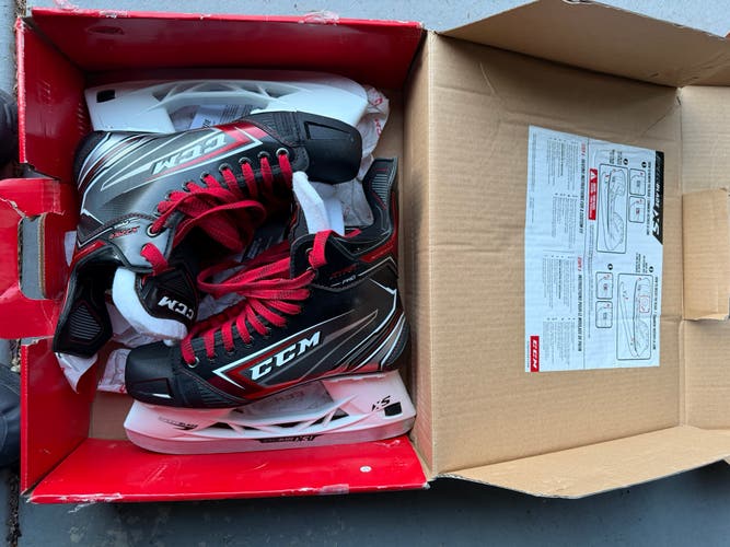CCM JetSpeed XTra Pro Hockey Skates Regular Width 8 (New)