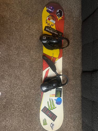 Burton Cruzer Snowboard All Mountain With Bindings Directional Twin 151 cm (Used)