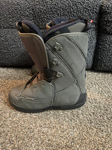 Size M 10.5 (W 11.5) Salomon F22 Snowboard Boots (Used)