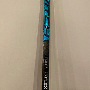 Intermediate Bauer Twitch Right Handed Hockey Stick P88 65 Flex (Used)