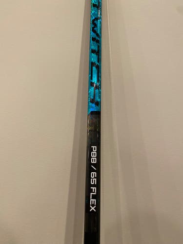 Intermediate Bauer Twitch Right Handed Hockey Stick P88 65 Flex (Used)