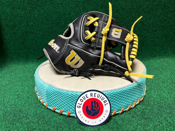 Wilson A2000 RH Infield Baseball Glove 11.5" (Used) Broken In