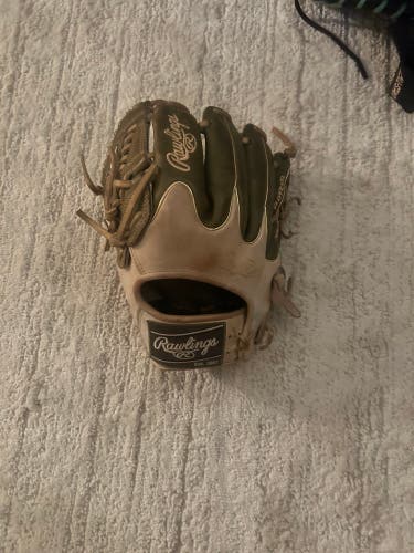 Rawlings pitching glove