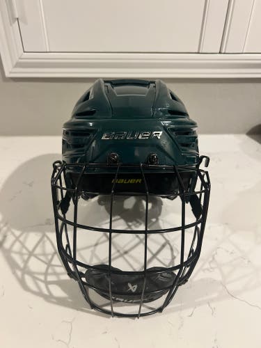 Medium Bauer Re-Akt 150 Helmet Pro Stock (Used)