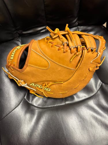 Wilson A2000 LH First Base Baseball Glove 12.5" (Used)
