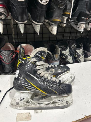 Used CCM TACKS 6092 Senior Hockey Skate Senior 4.5 11337-S000486450