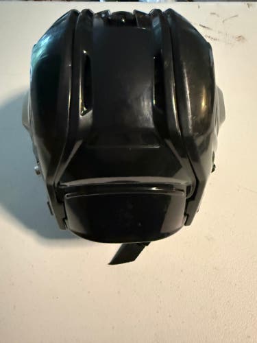 Medium Bauer Re-Akt 150 Helmet (Used)